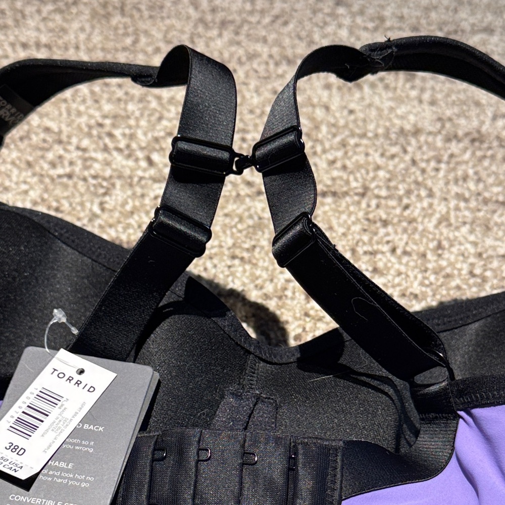 Torrid Dahlia Purple and Black Sport’s Bra - 38D - NWT - Picture 5 of 7